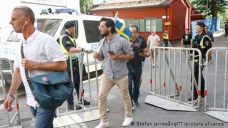 سویڈن: عید الاضحی کے موقع پر مسجد کے باہر قرآن نذر آتش