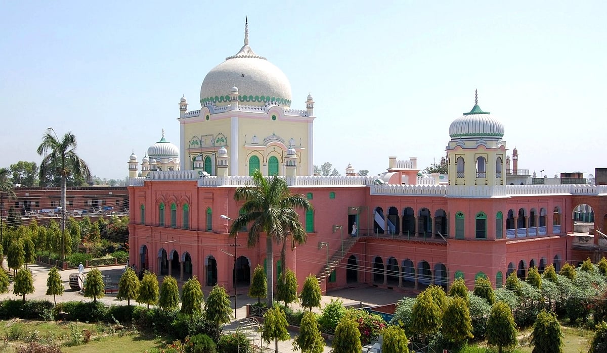 دارالعلوم دیوبند کے ذریعہ طلبا پر باہر کوچنگ نہ لینے کی عائد پابندی پر تنازعہ، ضلع مجسٹریٹ کو کارروائی کی ہدایت
