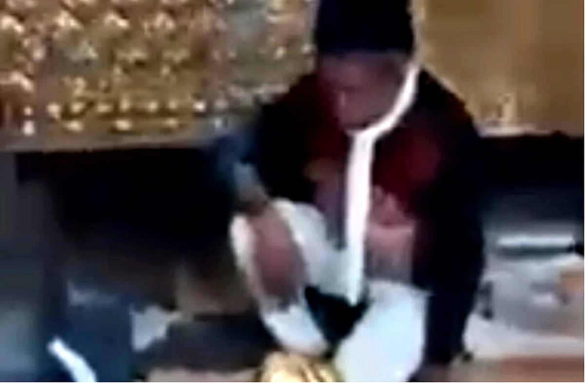 کیدارناتھ مندر میں ایک اور گڑبڑ جھالا!، گربھ گرہ میں ہو رہی تھی سونے کی پالش، تیرتھ پجاریوں نے کام کو روکوایا