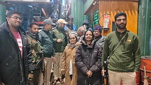 کیبل کار میں خرابی کے بعد سیاحتی مقام گلمرگ میں پھنسے 250 سیاح، بارہمولہ پولیس نے بچایا