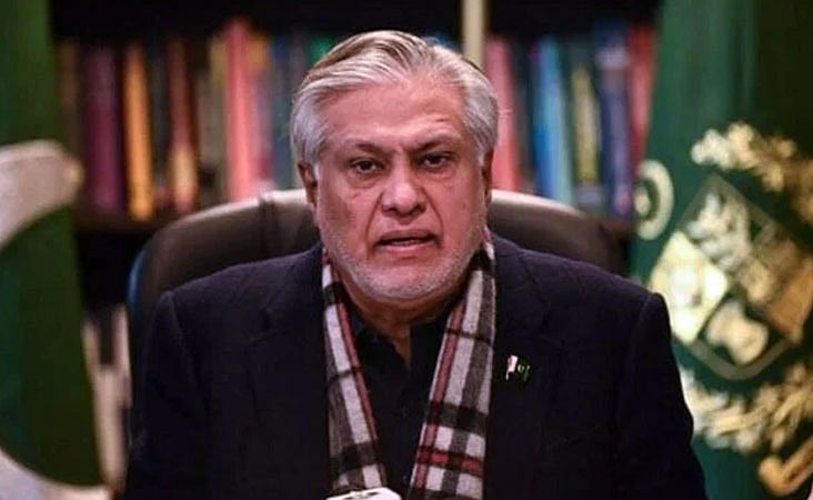 کیا پاکستان کو ملے گا نیا وزیر اعظم؟ نگراں وزیر اعظم کی شکل میں اسحاق ڈار کے نام کی تجویز پیش