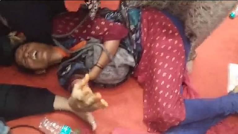 گریٹر نوئیڈا میں باگیشور بابا کی تقریب میں بھگدڑ کے بعد کئی لوگ بیہوش اور کئی زخمی، پولیس نے کیا انکار