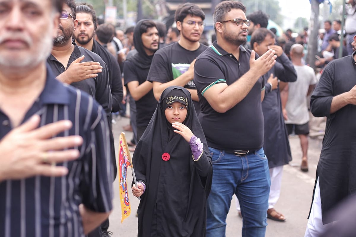یومِ عاشورہ کے موقع پر دہلی میں ماتمی جلوس برآمد...دیکھیں تصاویر