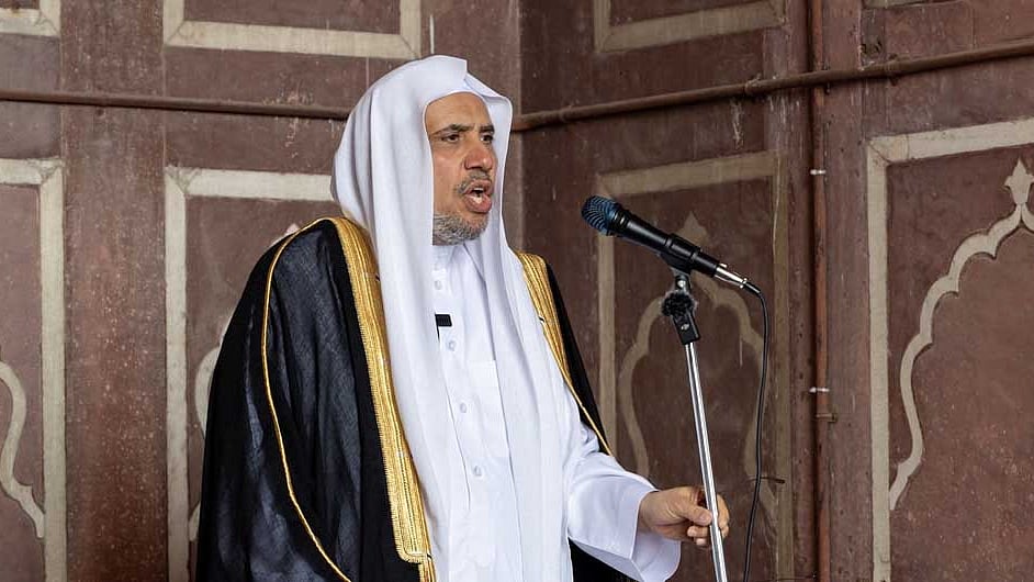 <div class="paragraphs"><p>محمد بن عبدالکریم عیسیٰ جامع مسجد دہلی میں خطبہ پیش کرتے ہوئے / ٹوئٹر /&nbsp;@MWLOrg</p></div><div class="paragraphs"><p><br></p></div>