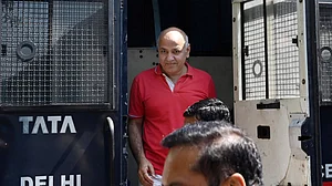 سپریم کورٹ کا منیش سسودیا کو راحت دینے سے انکار، بیوی کی بیماری کا حوالہ دے کر مانگی تھی عبوری ضمانت