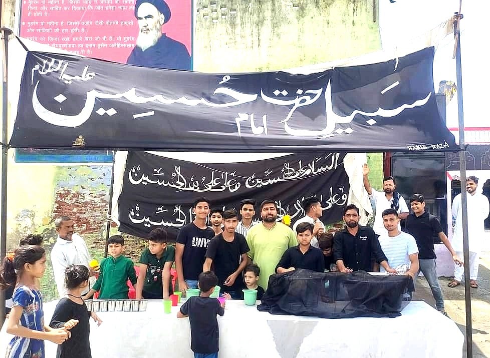 محرم میں فرقہ وارانہ خیر سگالی کی مثال بنا ’ساداتِ بارہہ‘، ماتم اور تعزیہ داری کے درمیان ہزاروں آنکھیں نم