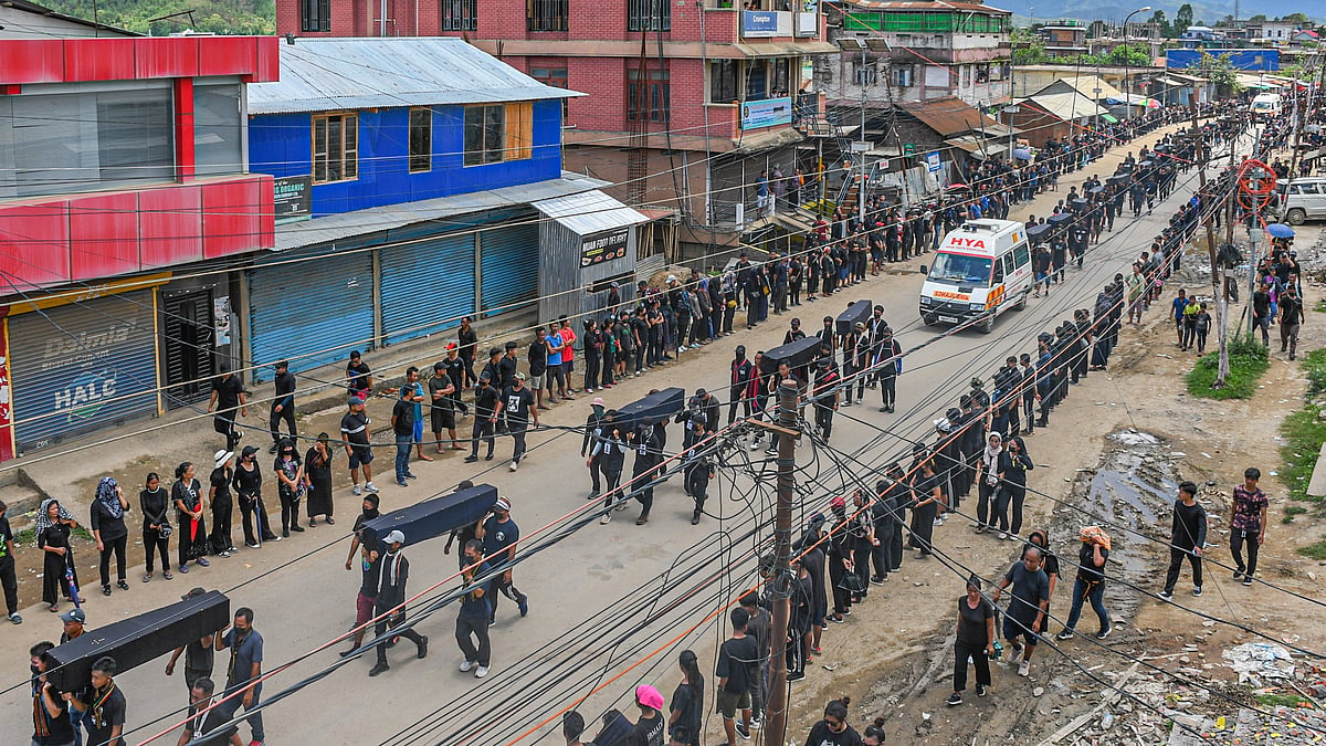 <div class="paragraphs"><p>منی پور میں احتجاج کرتے ہوئے لوگوں کی فائل تصویر / Getty Images</p></div>