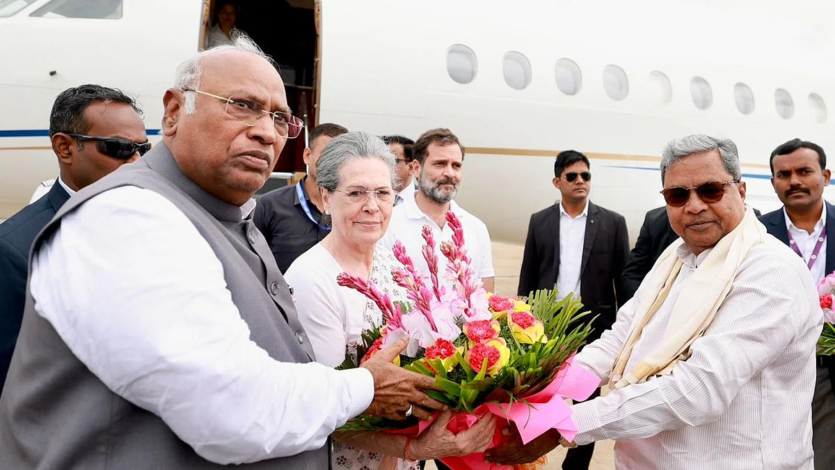<div class="paragraphs"><p><a href="https://twitter.com/INCIndia">@INCIndia</a></p></div>