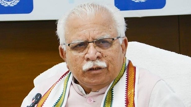 جئے شاہ کی کمپنی کی بنی نینو یوریا  کی بوتل کوزبردستی کسانوں پر تھوپ رہی ہے: بھانبھو