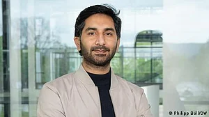 اقلیت بن کر دیکھیے، اقلیتوں کے دکھ محسوس ہوں گے