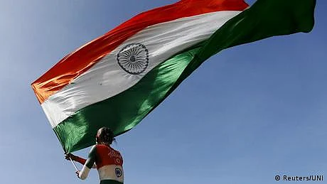 بھارت میں نئے آئین کی تجویز پرہنگامہ اور مودی حکومت کی وضاحت