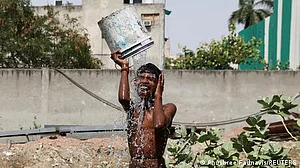 جنوبی ایشیا: تین چوتھائی بچوں کو شدید گرمی کے خطرات کا سامنا