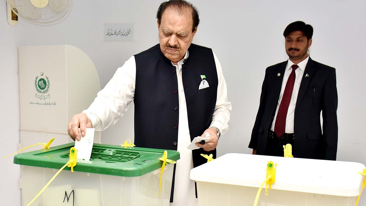 پاکستان الیکشن کمیشن کی یقین دہانی سے فروری میں انتخابات کی پھر سے پیدا ہوئی امید