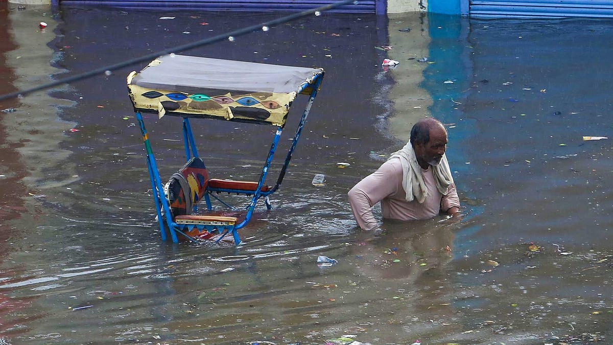 یوپی میں موسم نے لی کروٹ ، مغربی یوپی کے کئی علاقوں میں موسلادھار بارش کا امکان