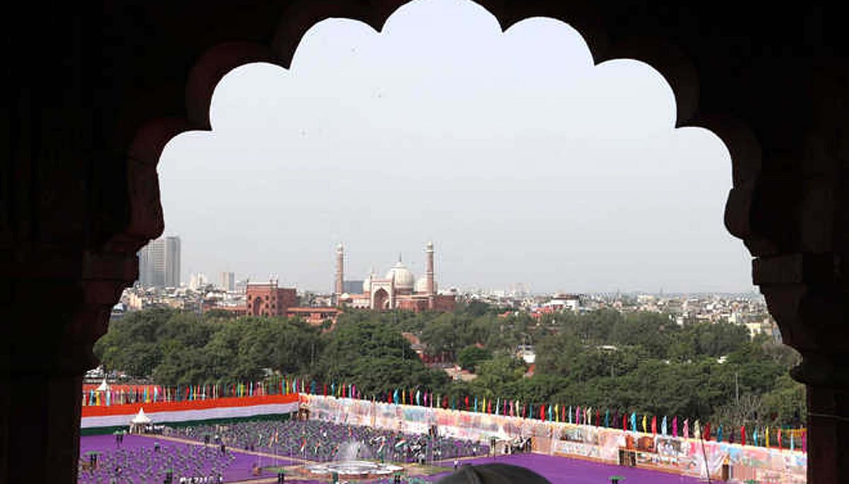یوم آزادی کی تقریبات کے لیے اسٹیج تیار، خصوصی مہمانوں میں مزدور، کسان اور اساتذہ بھی شامل