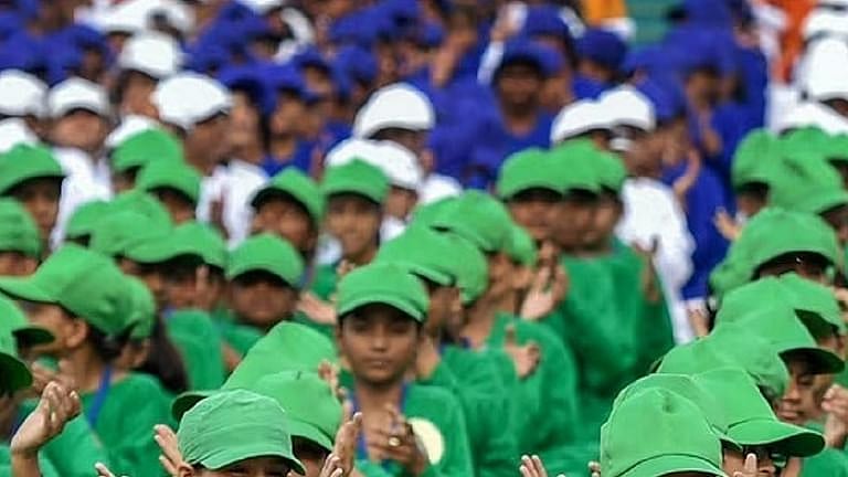 آسام میں یومِ آزادی تقریب کے دوران 22 بچے بیہوش، شدید گرمی سے سبھی ہوئے بے حال