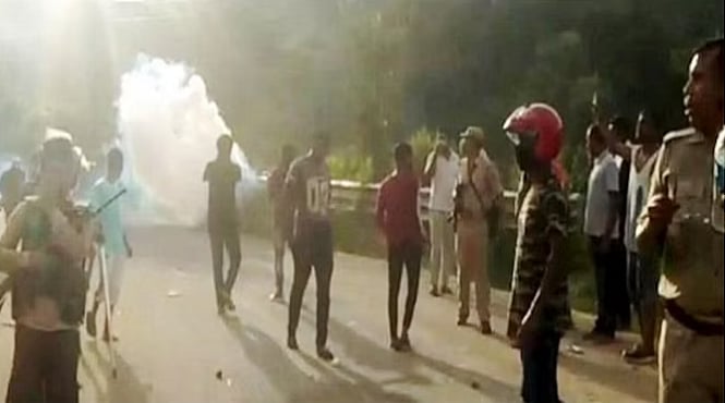 آسام-میگھالیہ بین ریاستی سرحد پر تصادم، غلیل اور تیر سے حملہ