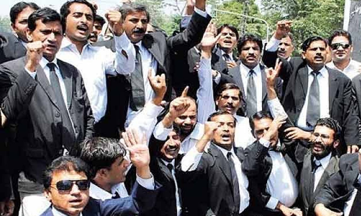 حکومت سے بات چیت کے بعد یوپی میں وکلاء کی ہڑتال ختم