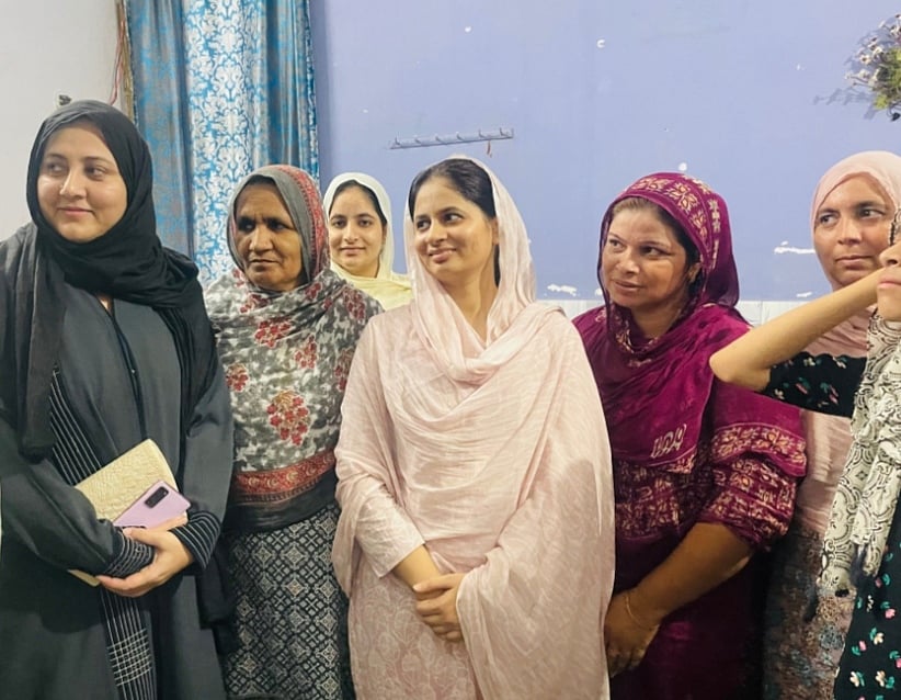 والدین کے انتقال کے بعد بھی گلفشاں کی ہمت نہ ٹوٹی، جج بن کر دیوبند کا سر فخر سے کیا بلند