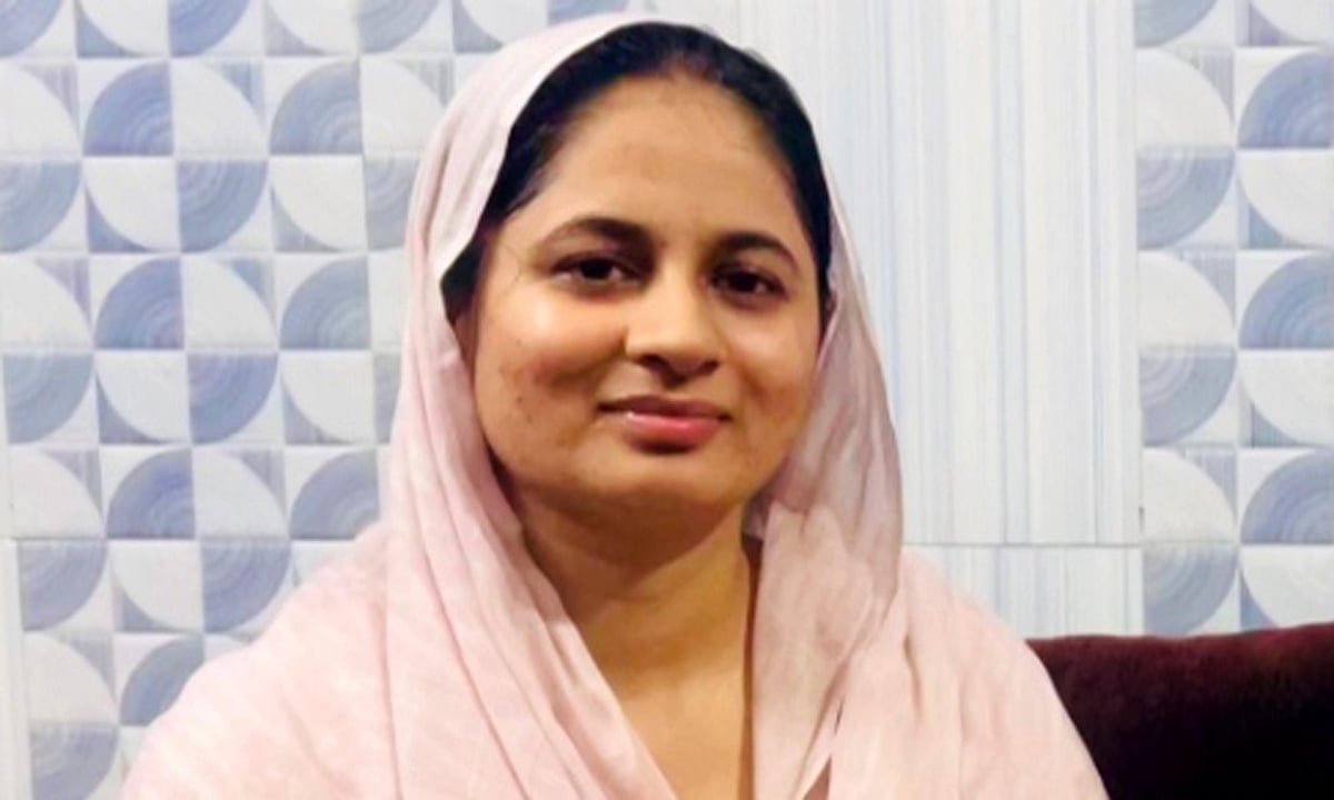 والدین کے انتقال کے بعد بھی گلفشاں کی ہمت نہ ٹوٹی، جج بن کر دیوبند کا سر فخر سے کیا بلند