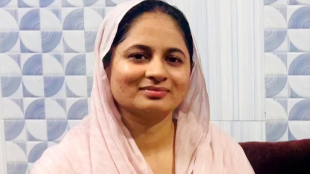 <div class="paragraphs"><p>پی سی ایس جے کے لیے منتخب گلفشاں / تصویر آس محمد کیف</p></div>