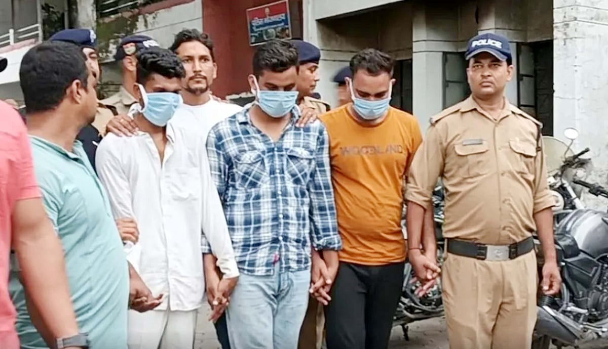 نینی تال پولیس نے یوپی پولیس کانسٹیبل سمیت 3 اسمگلروں کو ایک کروڑ کی اسمیک کے ساتھ کیا گرفتار
