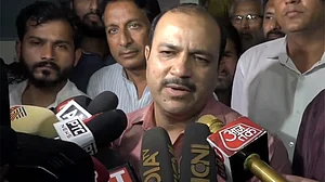 بریلی جا رہے سابق ایم پی دانش علی گھر میں نظربند، یوگی حکومت پر جابرانہ پالیسیاں اپنانے کا الزام