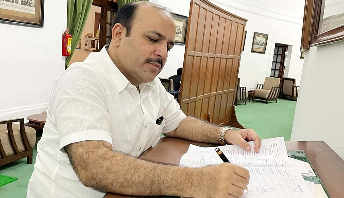 رکن پارلیمنٹ دانش علی سے بدسلوکی پر دیوبند سے بریلی تک ناراضگی، علمائے کرام کا سخت اعتراض
