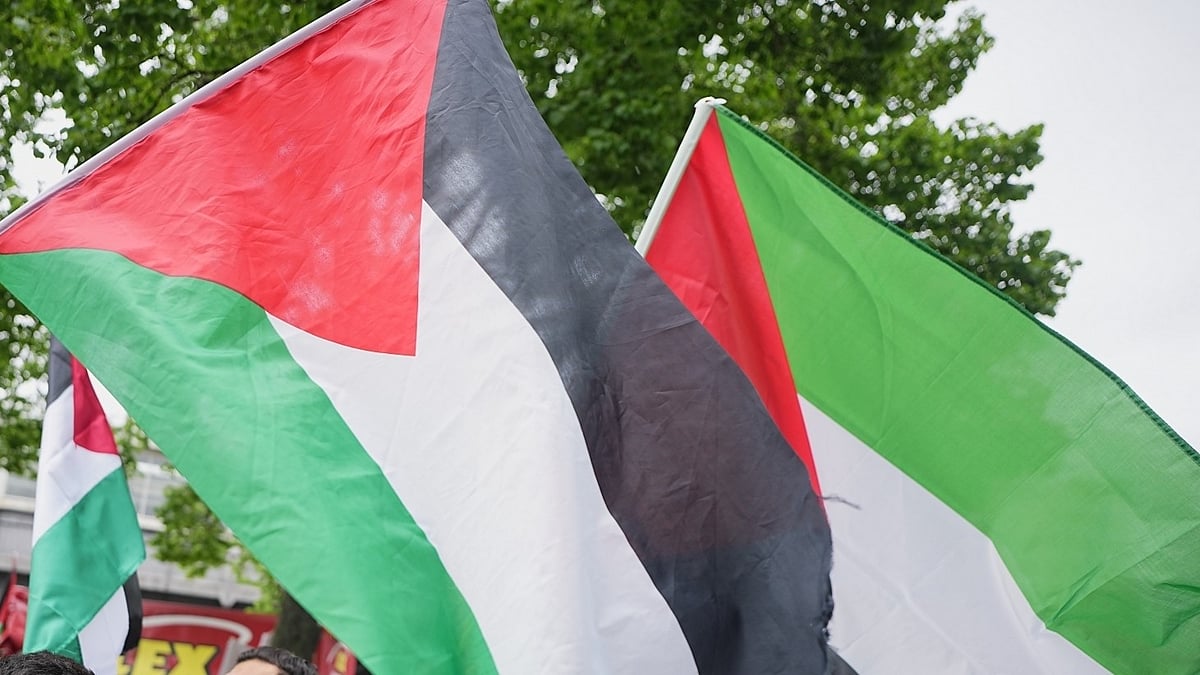 یورپ میں ہزاروں افراد فلسطین کی حمایت میں ریلیوں میں شریک