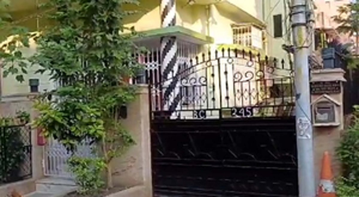 ای ڈی نے 15 گھنٹے کے چھاپے کے بعد بنگال کے وزیر جیوتی پریہ ملک کو کیا گرفتار
