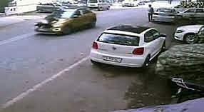 دہلی: ٹیکسی لوٹنے کے بعد ڈرائیور کو 200 میٹر تک گھسیٹا گیا