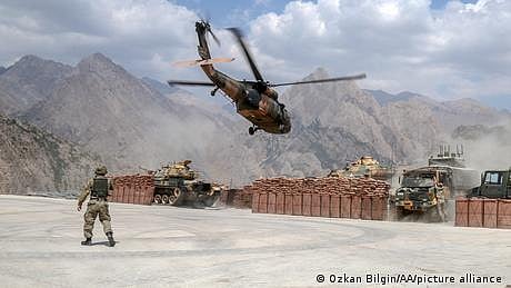 ترکی نے عراق میں مشتبہ کرد عسکریت پسندوں کو نشانہ بنایا
