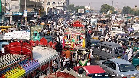 آبادی کا بڑھتا ہوا بوجھ اور پاکستانی شہروں کا مستقبل