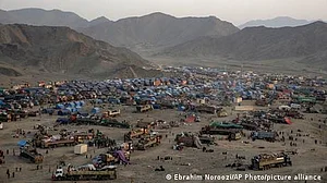 پاکستان چھوڑنے والے مہاجرین کا افغانستان میں 'کوئی ٹھکانہ نہیں'
