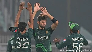 کرکٹ ورلڈ کپ میں پاکستانی ٹیم کی مایوس کن کارکردگی پر سوالات