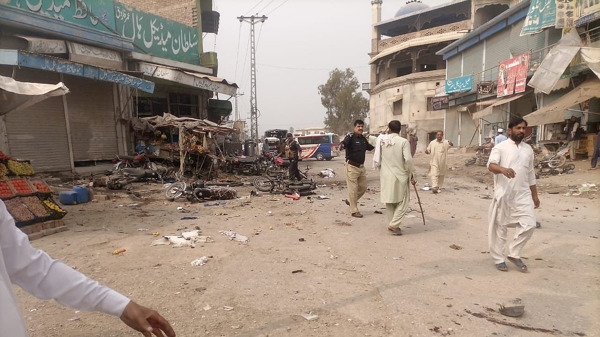 <div class="paragraphs"><p>پاکستان میں خود کش دھماکہ، تصویر سوشل میڈیا</p></div>