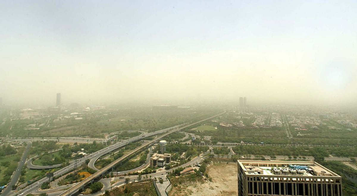 دہلی میں آلودگی: حکومت کا مصنوعی بارش کرانے کا منصوبہ، کیا کہہ رہے ہیں ماہرین؟