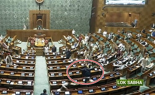پارلیمانی تاریخ کی سب سے بڑی کارروائی! آج پھر 49 ممبر پارلیمنٹ معطل، اب تک 141 کی معطلی