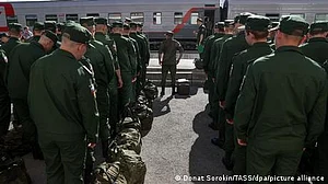 نیپالی شہریوں کو روسی فوج میں بھرتی کروانا: دس افراد گرفتار