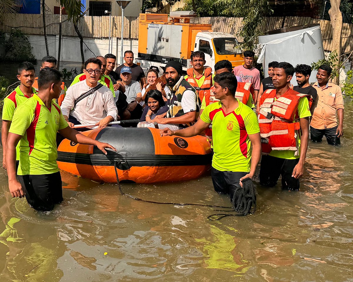 چنئی: مچونگ طوفان میں گھنٹوں پھنسے رہے عامر خان، بچاؤ ٹیم نے کیا ریسکیو