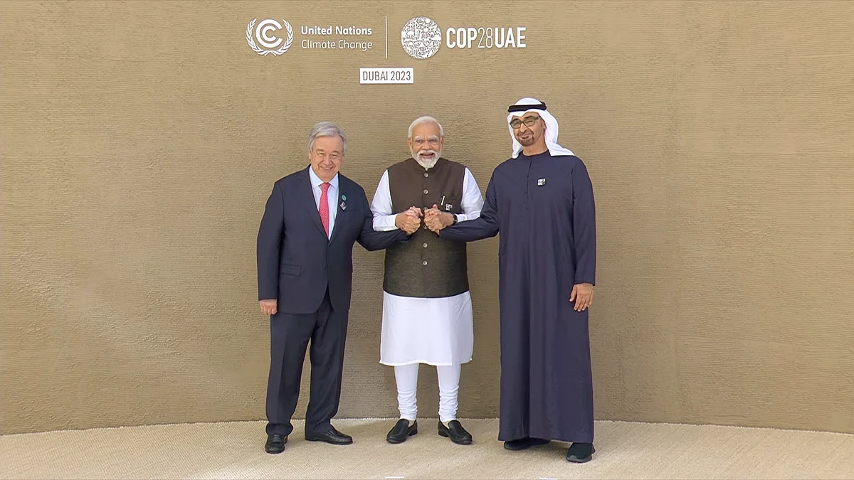 <div class="paragraphs"><p>سی او پی 28 میں پہنچے پی ایم مودی، تصویر @narendramodi</p></div>