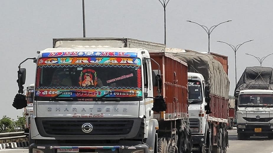 مدھیہ پردیش میں پٹرول اور ڈیزل کی قلت بڑھی، ڈرائیوروں کی ہڑتال سے پمپ خشک