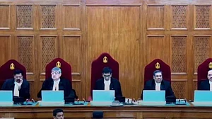 جموں و کشمیر سے آرٹیکل 370 ہٹائے جانے کا فیصلہ درست ٹھہرانے والے 5 ججوں نے کیا کچھ کہا؟