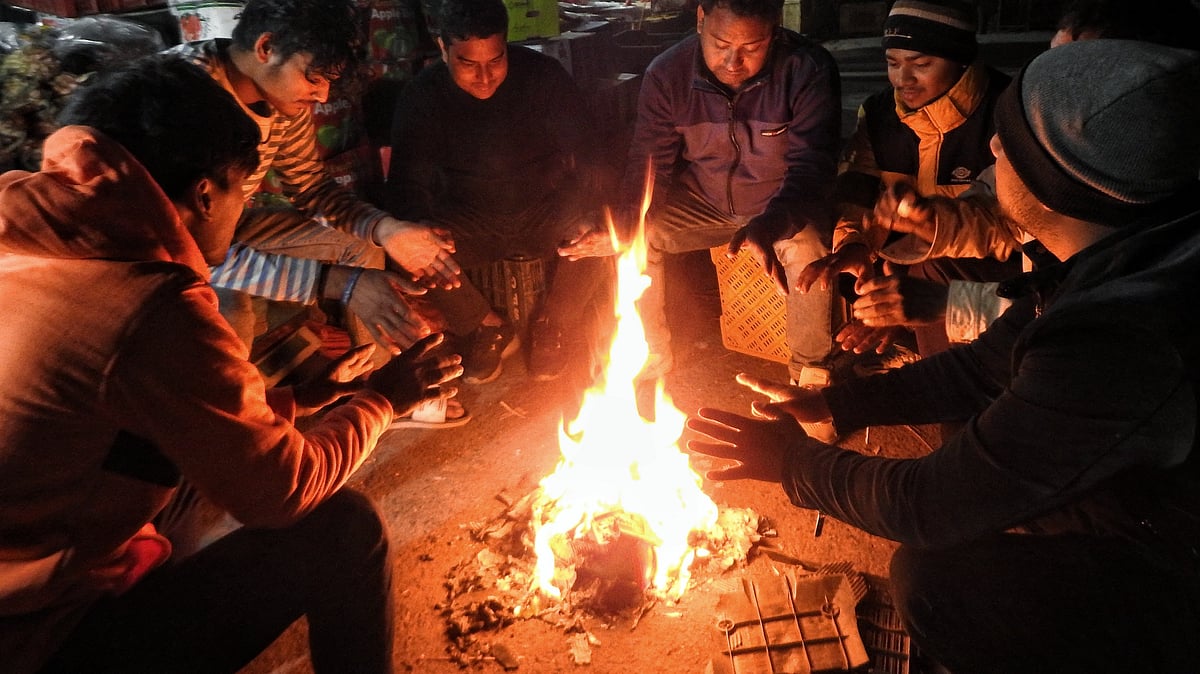 دہلی، یوپی اور راجستھان میں سردی اور دھند کا حملہ، کشمیر میں پینے کا پانی جم گیا