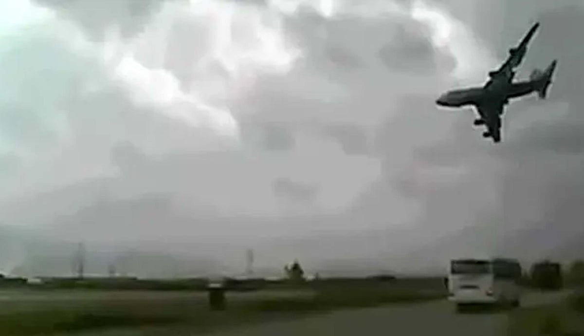 فوجی تربیت کے دوران ایرانی پاسدارانِ انقلاب کا طیارہ حادثہ کا شکار، کمانڈر جنرل سمیت 2 افراد ہلاک