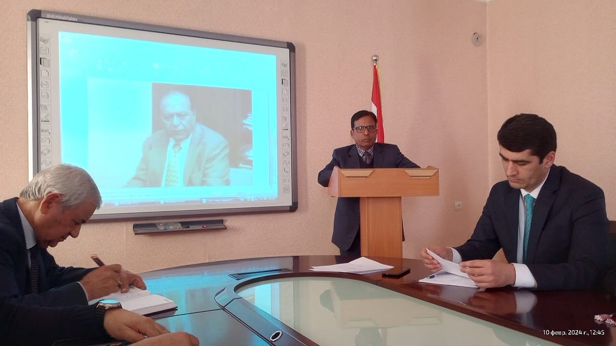 ’گوپی چند نارنگ نے فکر کی نئی قندیلوں کو روشن کیا‘، تاجکستان میں ڈاکٹر مشتاق صدف کا اظہارِ خیال