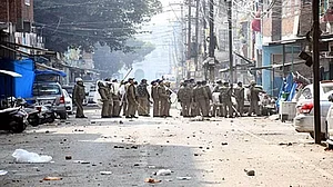ہلدوانی تشدد: ضلع مجسٹریٹ نے 120 لوگوں کے 127 آرمس لائسنس کو کیا رد، ایس ایس پی کو دیا سبھی اسلحے جمع کرانے کا حکم