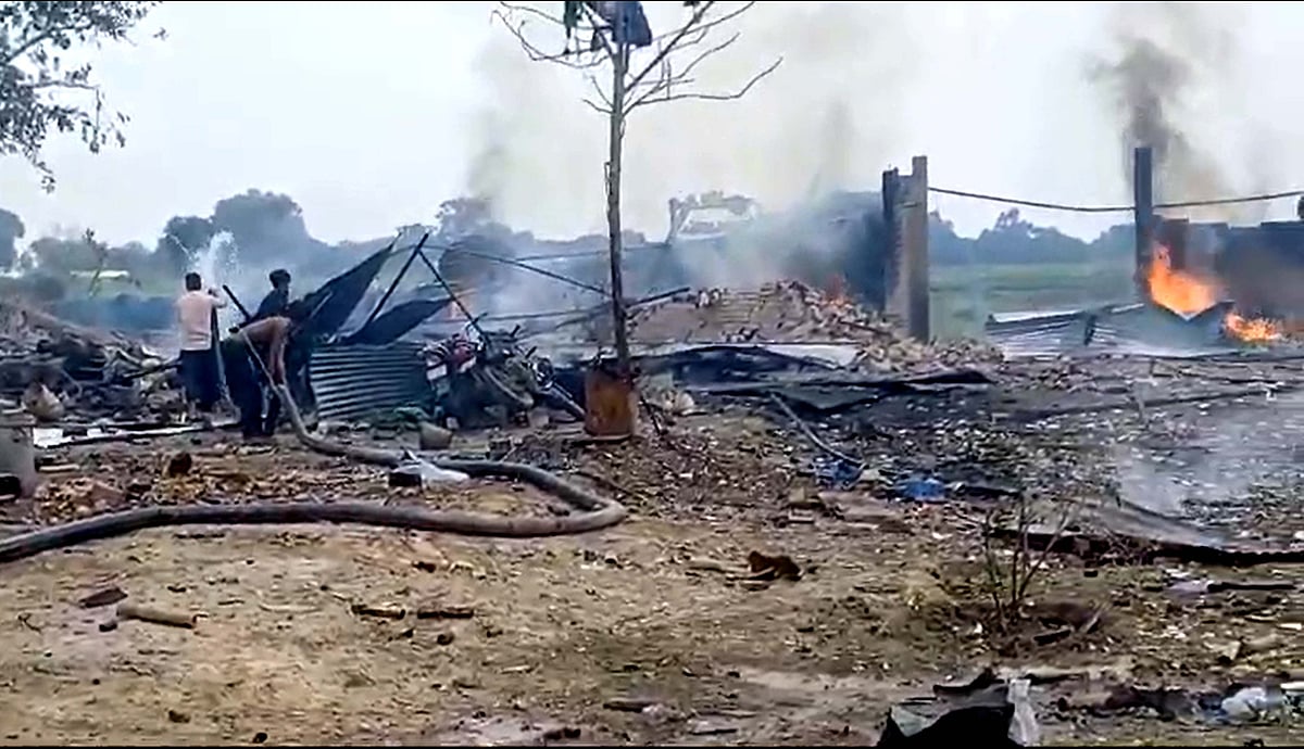 یو پی: کوشامبی کی پٹاخہ فیکٹری میں خوفناک دھماکہ، زبردست آتشزدگی، 4 افراد ہلاک