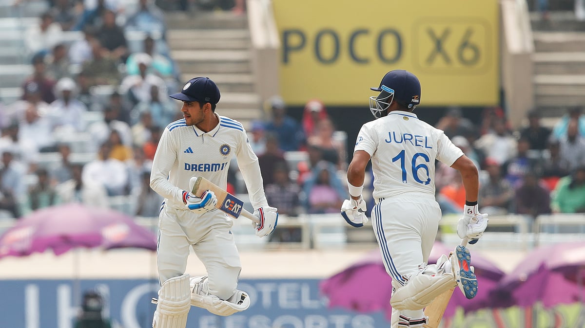 <div class="paragraphs"><p>شبھمن گل اور دھرو جوریل، تصویر&nbsp;<a href="https://twitter.com/BCCI">@BCCI</a></p></div>