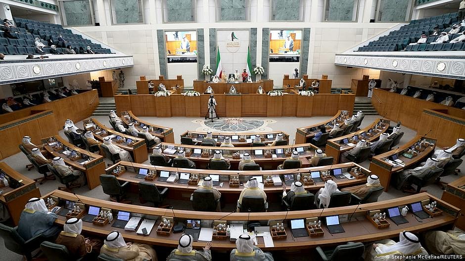 کویت: پارلیمان تحلیل، سیاسی بحران برقرار